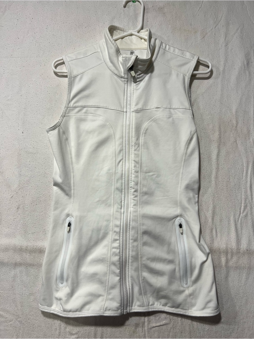 Fabletics White Zip-Front Sleeveless Vest